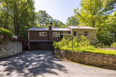 3276 Main St, Fayette, ME 04349