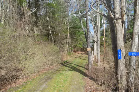 26 Merry Ln, Boothbay, ME 04537