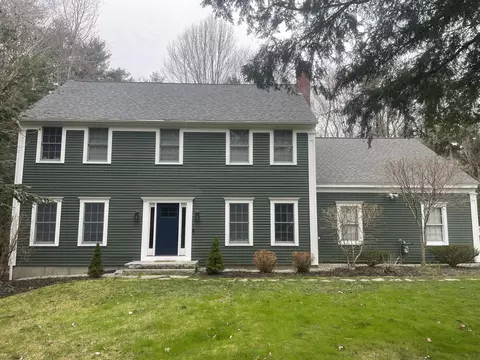 55 Hickory Ln, Yarmouth, ME 04096