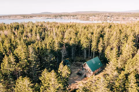 176 Lighthouse Point Rd, Gouldsboro, ME 04607