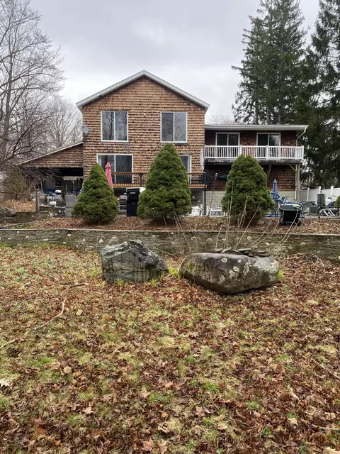 22 N Wiggin St, Greenville, ME 04441