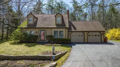 14 Olde Fort Rd, Cape Elizabeth, ME 04107