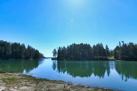 Undisclosed, Deer Isle, ME 04627