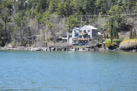 8 Camelot Pl, Harpswell, ME 04079