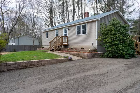 28 Devotion Ave, Sanford, ME 04073
