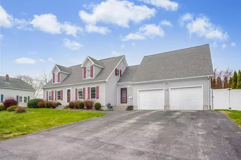 42 Cassell St, Lewiston, ME 04240