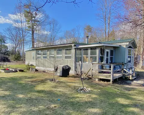 22 Paul St, Sanford, ME 04073