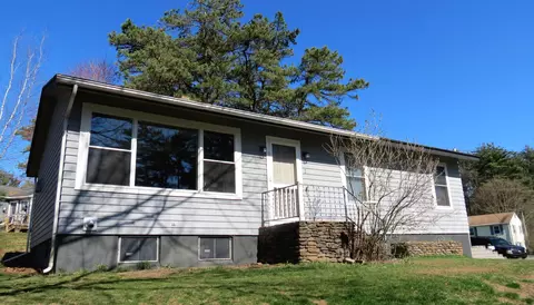 2 Moody St, Sanford, ME 04073