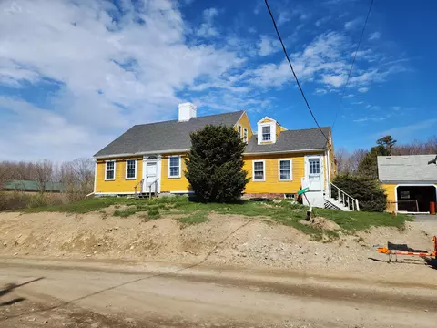 152 E Main St, Searsport, ME 04974