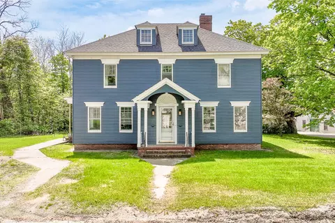 1 Pleasant St, Kingfield, ME 04947