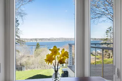 1862 Harpswell Islands Rd, Harpswell, ME 04066