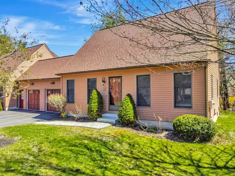 5 Coachlight Ln #5-C, Portland, ME 04102