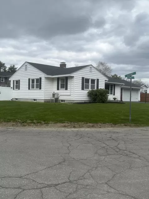 106 Clark Ave, Bangor, ME 04401