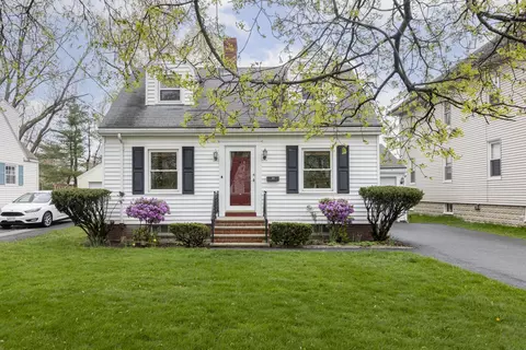 27 Caleb St, Portland, ME 04102