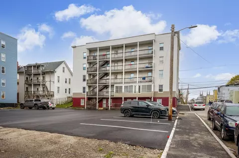 212-214 Blake St, Lewiston, ME 04240