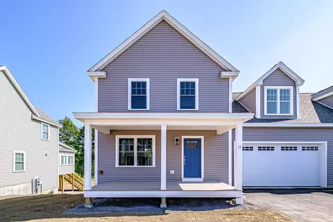 151 Falcon Crest Dr #16, Gorham, ME 04038