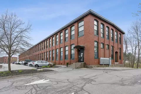 30 Lincoln St #110, Westbrook, ME 04092