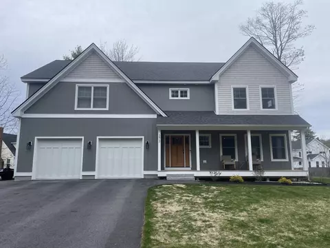 273 Hillside St, Yarmouth, ME 04096