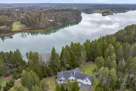 24 Coves End Dr, Deer Isle, ME 04627