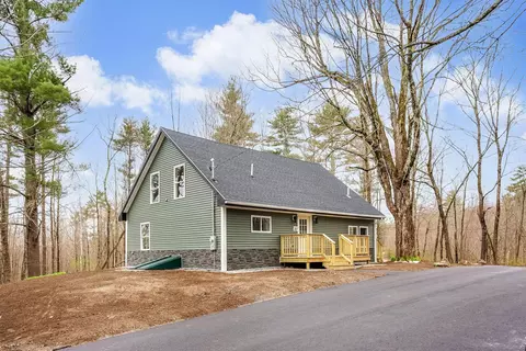 327 Quaker Ridge Rd, Casco, ME 04015
