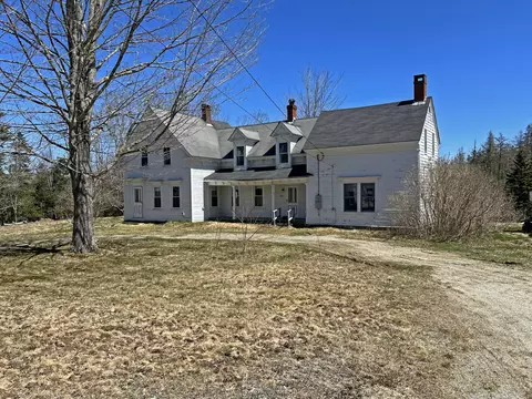 566 Eastside Rd, Hancock, ME 04640