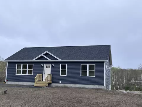 23 Hillside Dr, Raymond, ME 04071