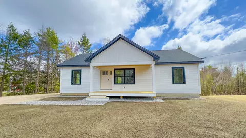 32 Lombardo Dr, Bridgton, ME 04009