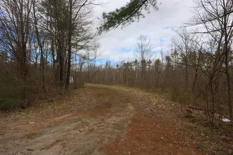 M15 L70 Auburn Road, Peru, ME 04290