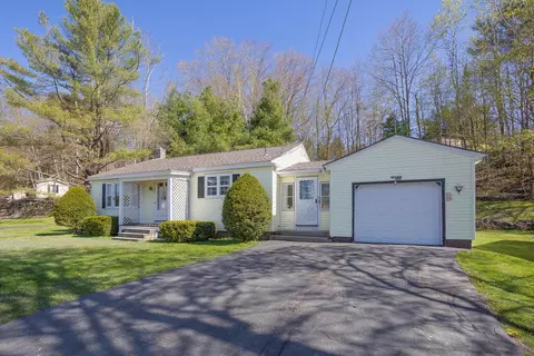81 Knapp St, Jay, ME 04239