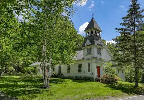 922 Southern Bay Rd, Penobscot, ME 04476