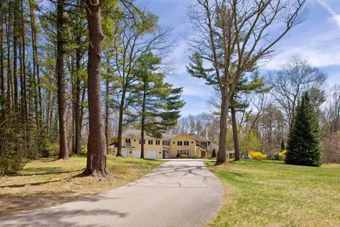 141 Sea Rd, Kennebunk, ME 04043