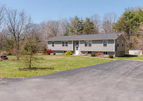 41 Railroad Dr, Waterboro, ME 04087