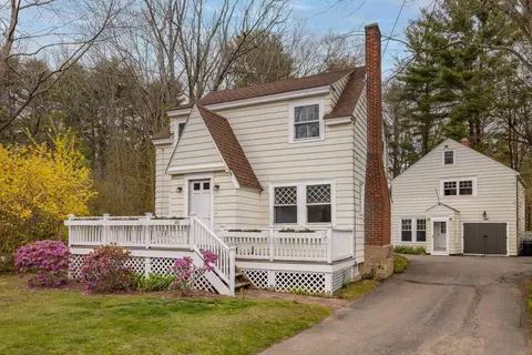 189 Whipple Rd, Kittery, ME 03904