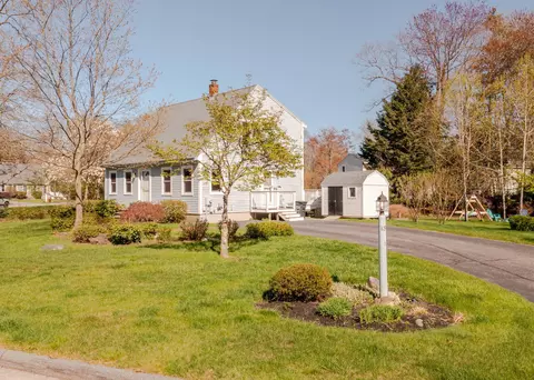 18 Laurel Pines Dr, Gorham, ME 04038