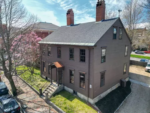 127 Pleasant St, Portland, ME 04101