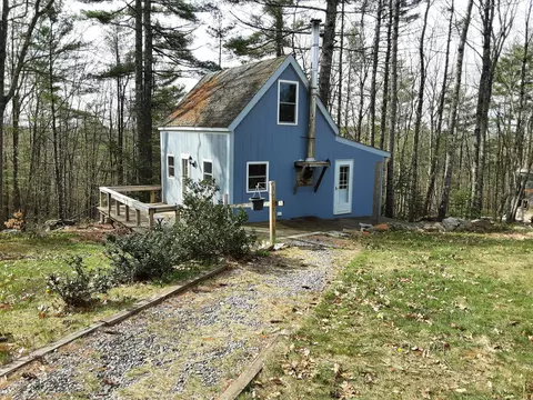 512 Gardiner Rd, Jefferson, ME 04348