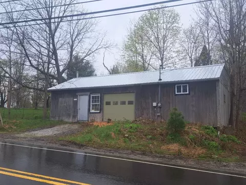 8 Mills Rd, Whitefield, ME 04353
