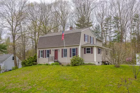 37 Hickory Ln, South Berwick, ME 03908