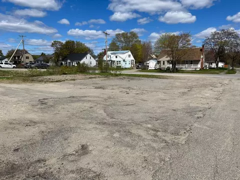 45 Pine St, Millinocket, ME 04462