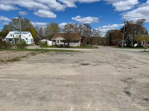 45 Pine St, Millinocket, ME 04462 photo 4