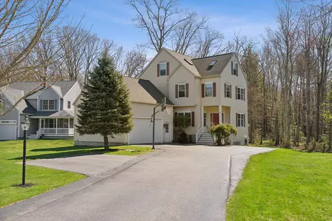 15 Sweet St, Saco, ME 04072