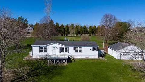 147 Thomaston St, Thomaston, ME 04861