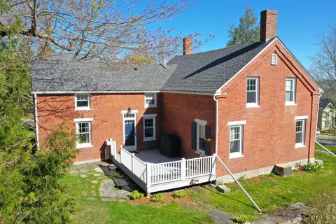 26 Congress St, Belfast, ME 04915