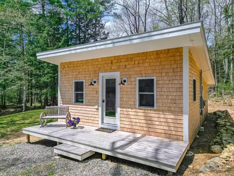 48 Moodys Island Rd, Nobleboro, ME 04555