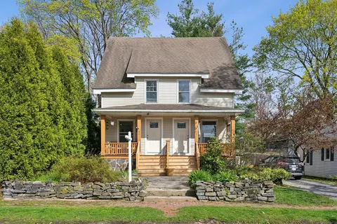 26 Wolcott St #1, Portland, ME 04102