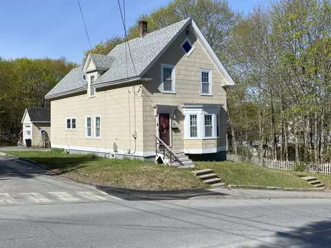 31 Pendleton St, Brewer, ME 04412