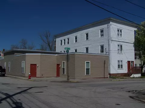 159 Oak St, Lewiston, ME 04240
