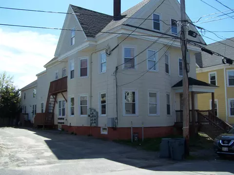 37 Davis St, Lewiston, ME 04240