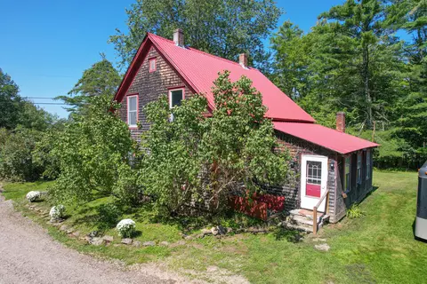 1233 Meadow Rd, Bowdoin, ME 04287