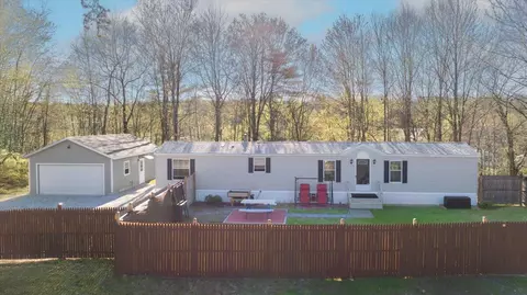 981 Maine St, Poland, ME 04274